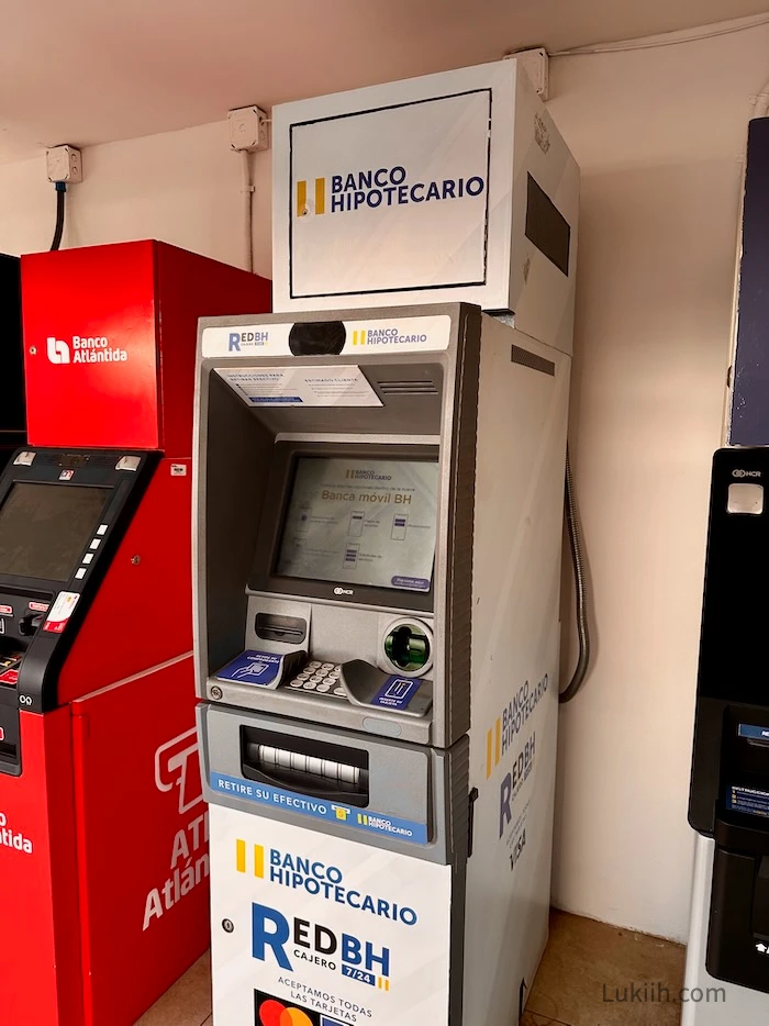 An ATM that says Banco Hipotecario.