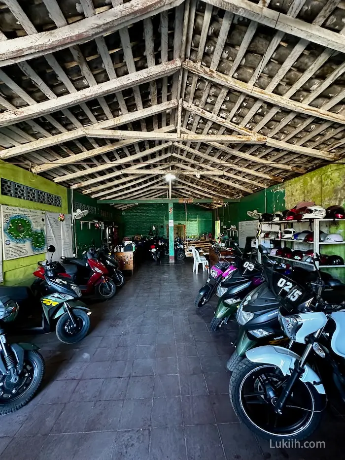 A shop with scooters for rentals.